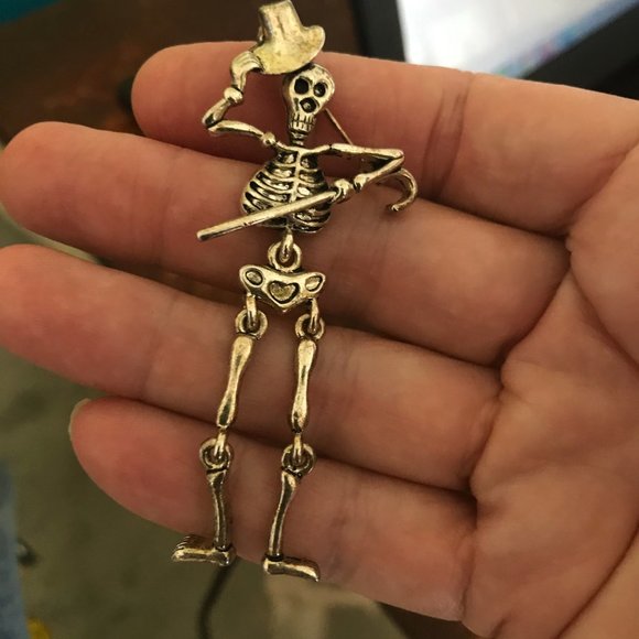 Jewelry - Skeleton Pin Brooch Wiggly Legs Halloween Retro